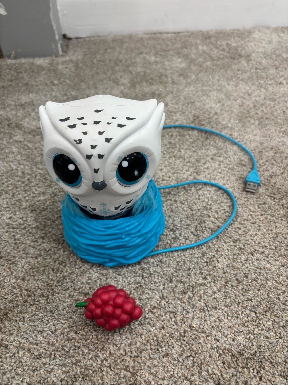 Owleez Flying Baby Owl Interactive Toy with Lights and Sounds White